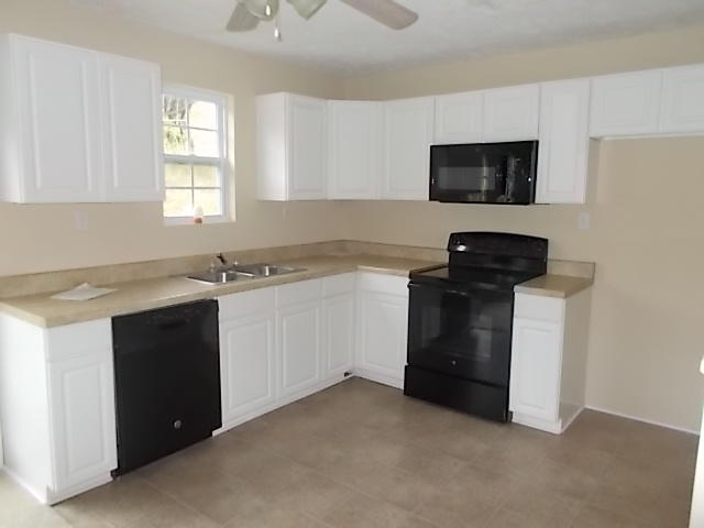 203 Kitts Road Luttrell, TN 37779 - Photo 7 of 14 DSCN8001