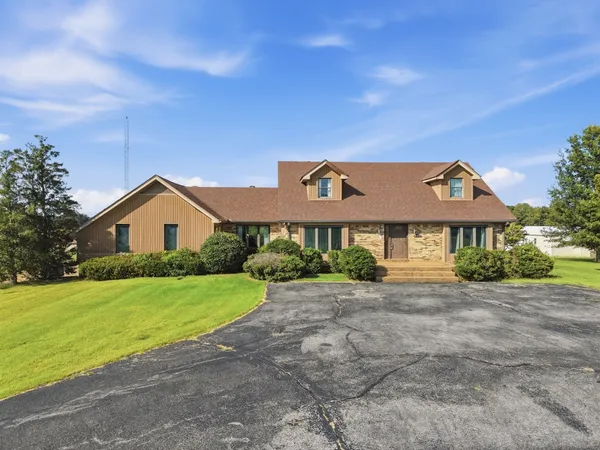 $550,000 | 9118 Clay County Highway, Moss, TN 38575