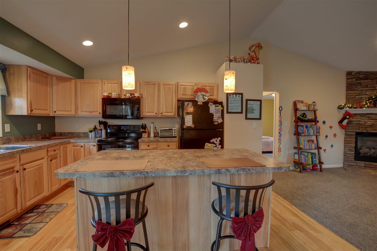 1544 Round Lake Road Interlochen, MI 49643 - Photo 11 of 40 1828550-10.JPG