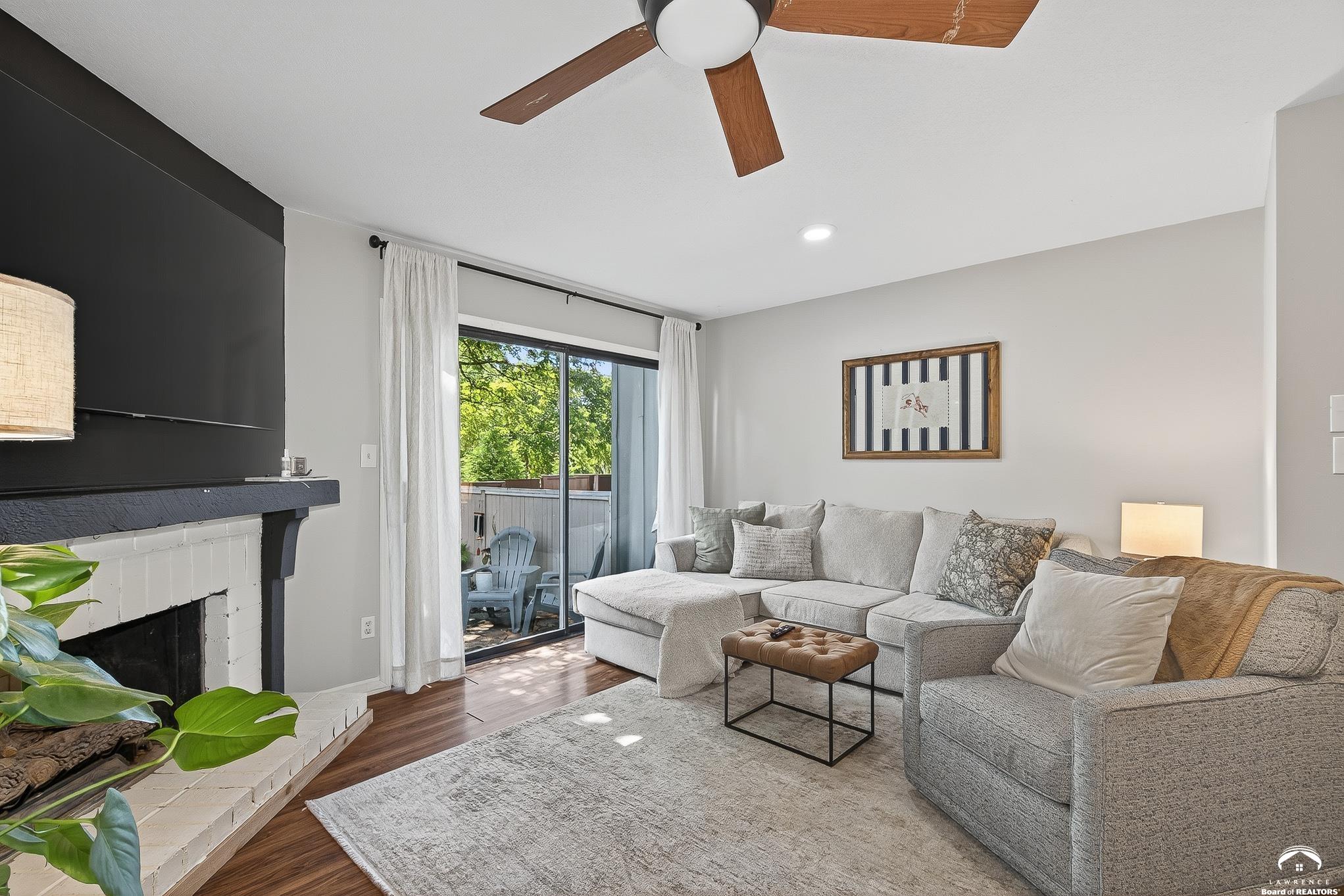 8277 Monrovia Street Lenexa, KS 66215 - Photo 12 of 38