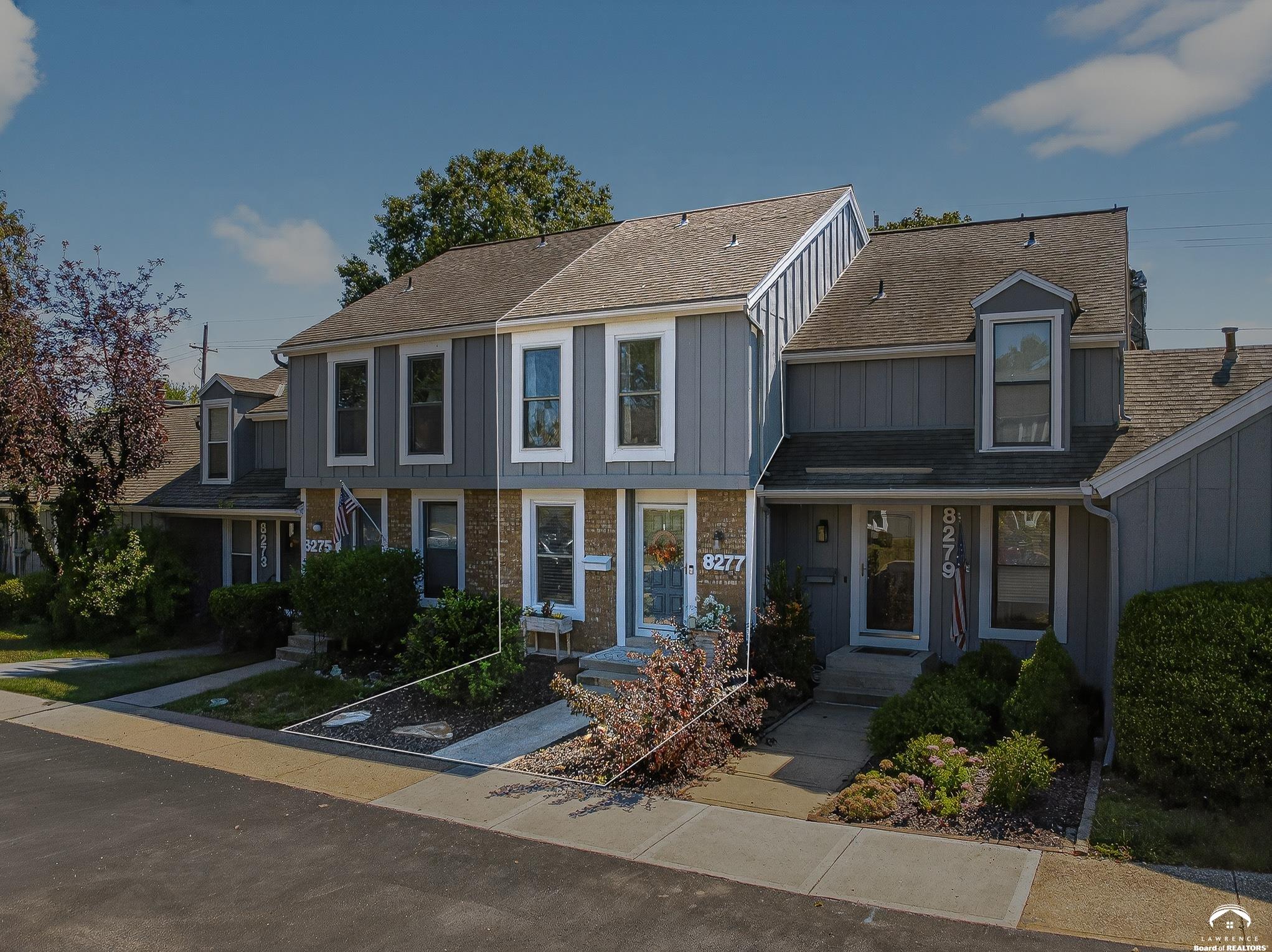 8277 Monrovia Street Lenexa, KS 66215 - Photo 2 of 38