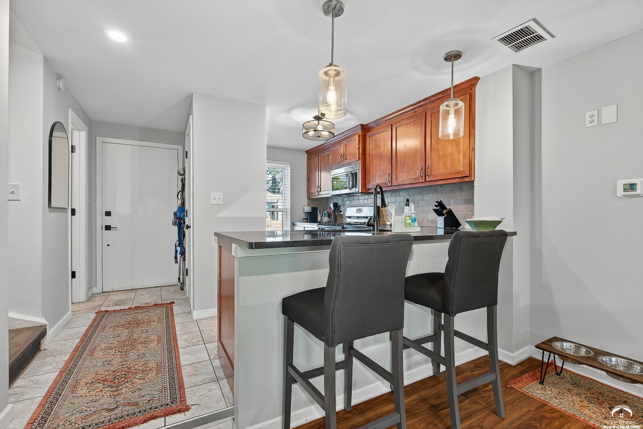 8277 Monrovia Street Lenexa, KS 66215 - Photo 5 of 38