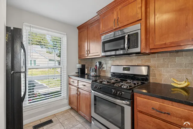 $230,000 | 8277 Monrovia Street, Lenexa, KS 66215