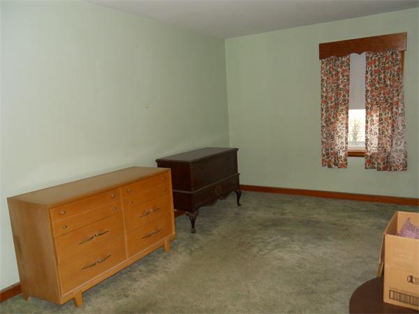 12 Griffin Road Peabody, MA 01960 - Photo 5 of 12 Gallery Image 5