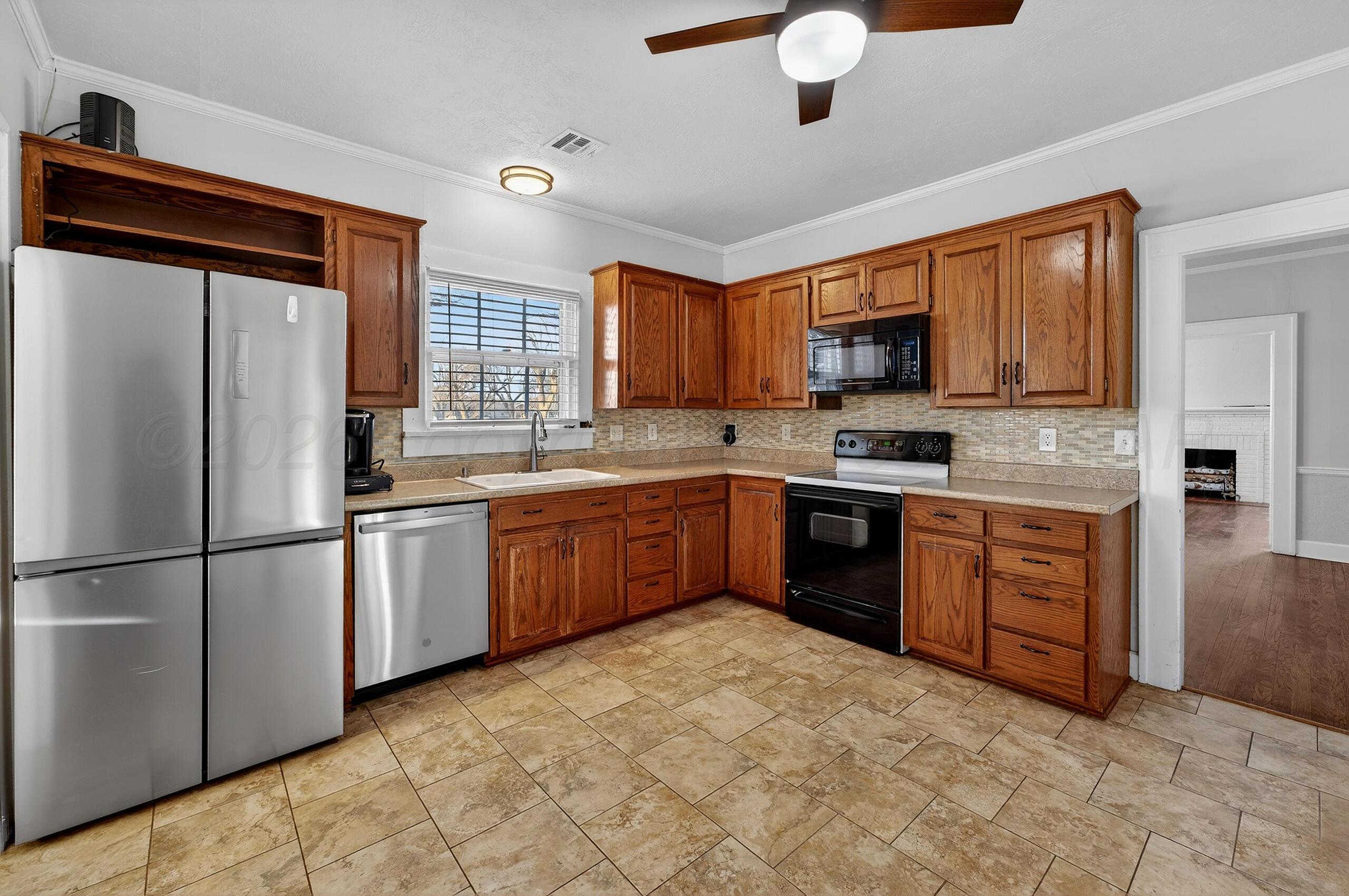 300 North Vine Street Claude, TX 79019 - Photo 18 of 56 018_Kitchen-3