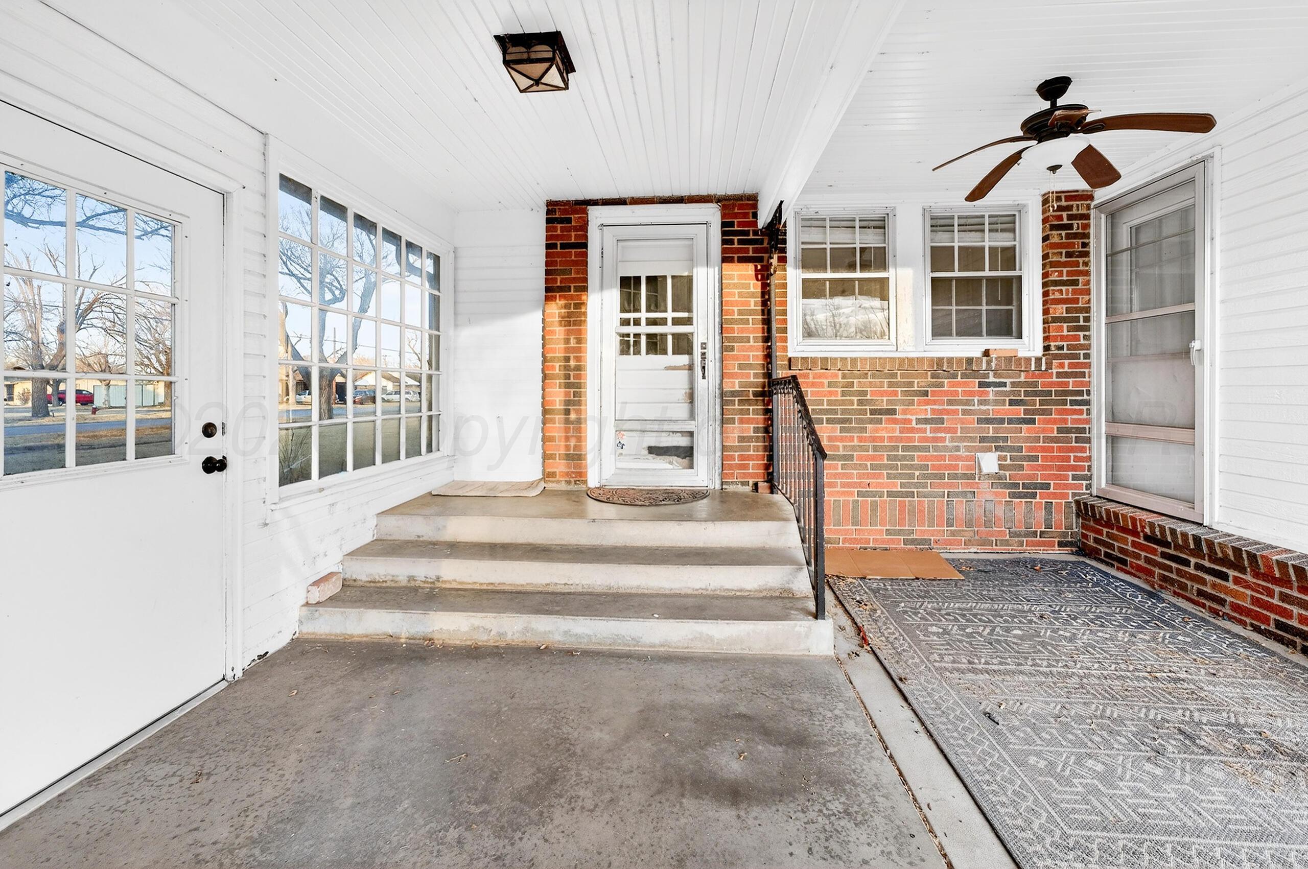 300 North Vine Street Claude, TX 79019 - Photo 45 of 56 045_Rear Entry