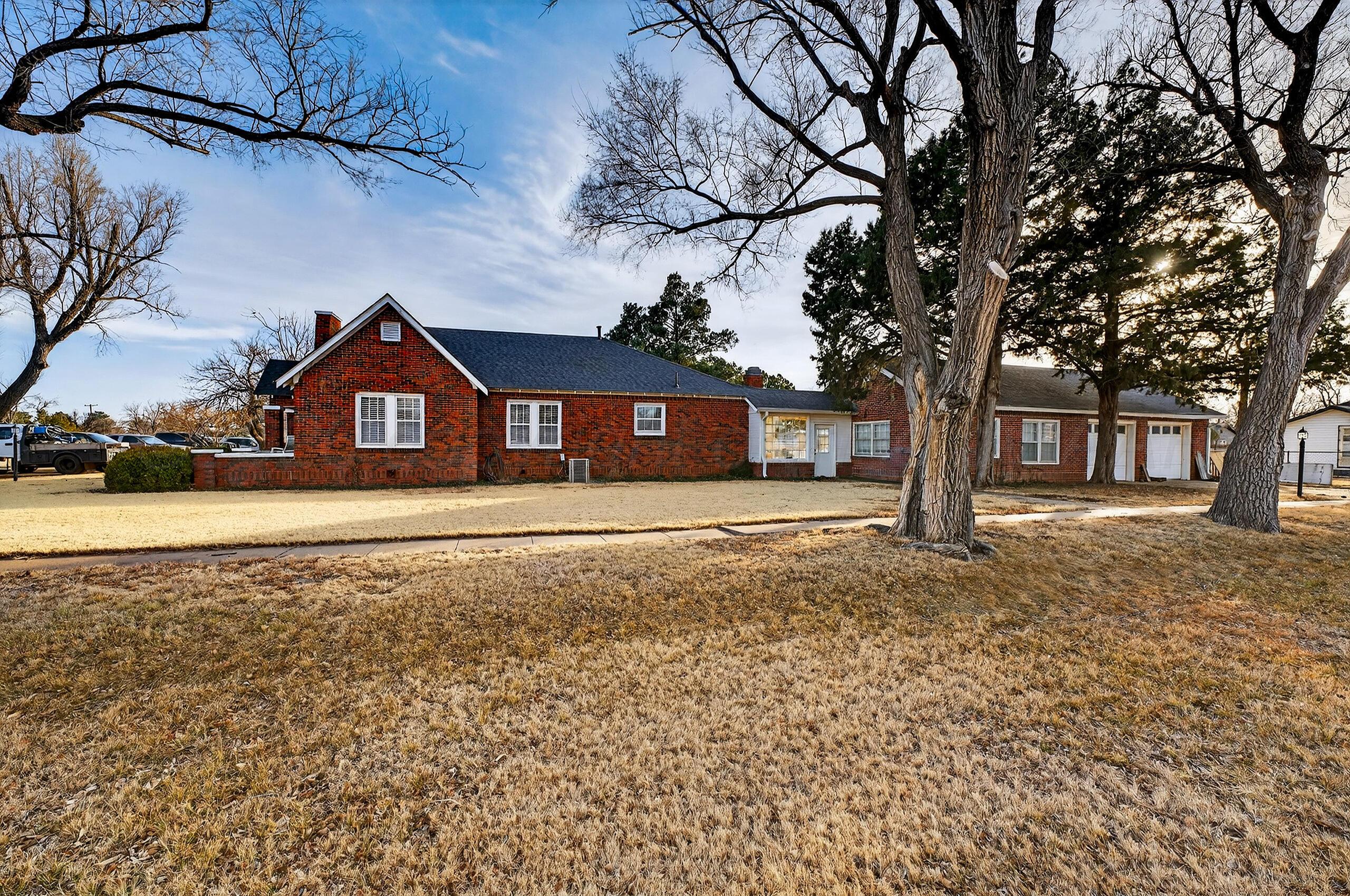 300 North Vine Street Claude, TX 79019 - Photo 7 of 56 007_Front-4