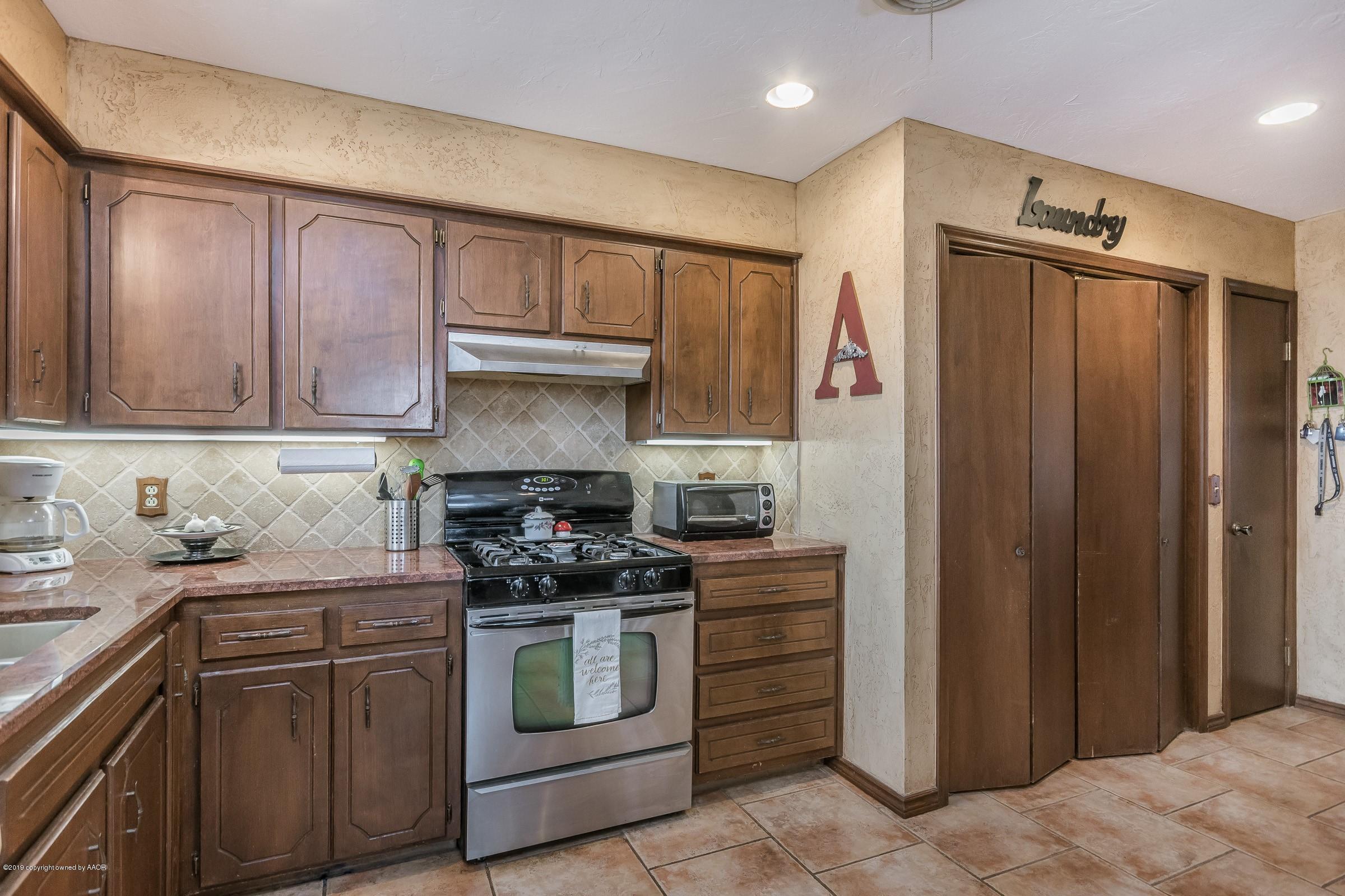 4435 South Travis Street Amarillo, TX 79110 - Photo 6 of 14 007_Kitchen-3