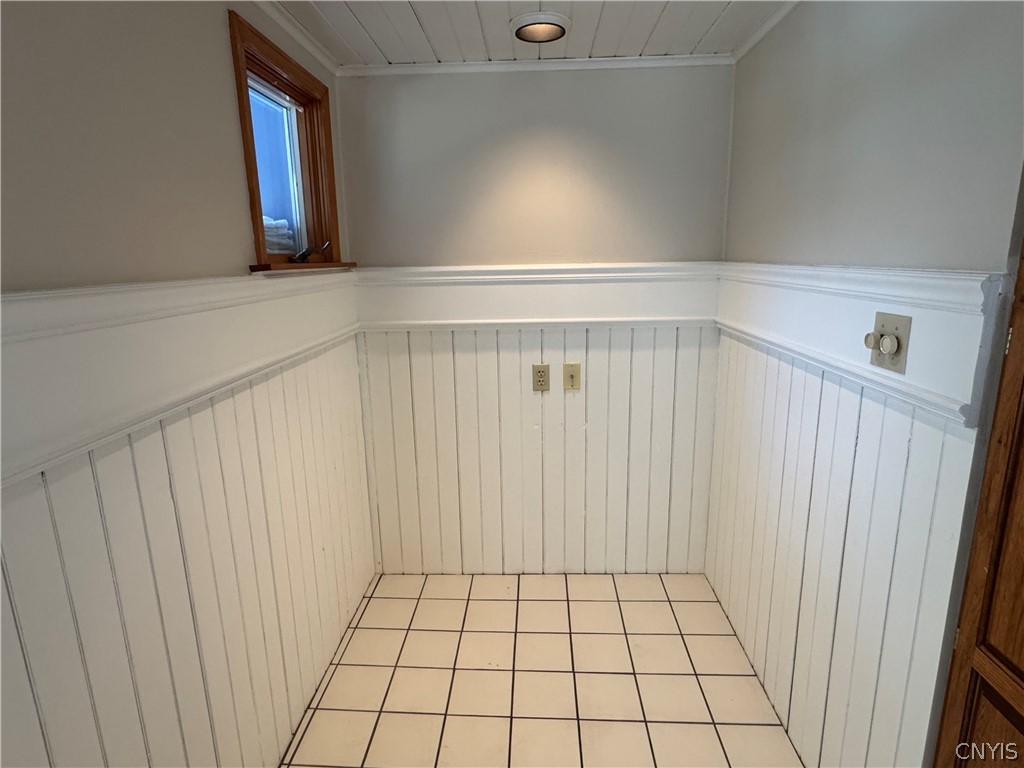 502 Broad Street Oneida, NY 13421 - Photo 11 of 43 Table area
