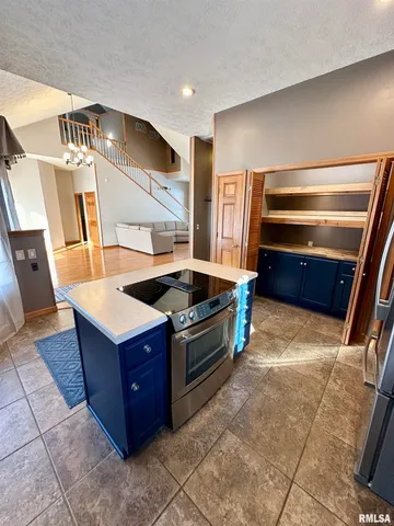 $348,000 | 1 Valevue Acres Drive, Jacksonville, IL 62650