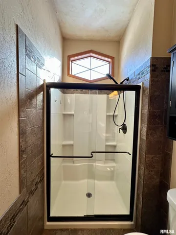 $348,000 | 1 Valevue Acres Drive, Jacksonville, IL 62650