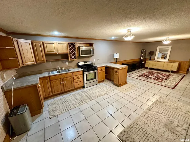 $348,000 | 1 Valevue Acres Drive, Jacksonville, IL 62650