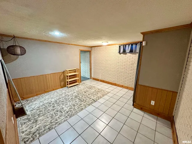 $348,000 | 1 Valevue Acres Drive, Jacksonville, IL 62650