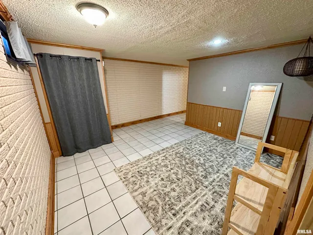 $348,000 | 1 Valevue Acres Drive, Jacksonville, IL 62650