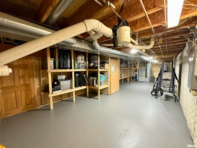 $348,000 | 1 Valevue Acres Drive, Jacksonville, IL 62650