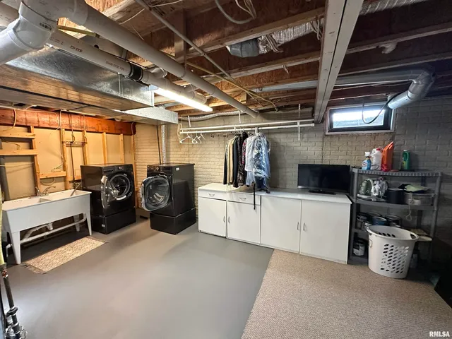 $348,000 | 1 Valevue Acres Drive, Jacksonville, IL 62650