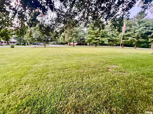 $348,000 | 1 Valevue Acres Drive, Jacksonville, IL 62650