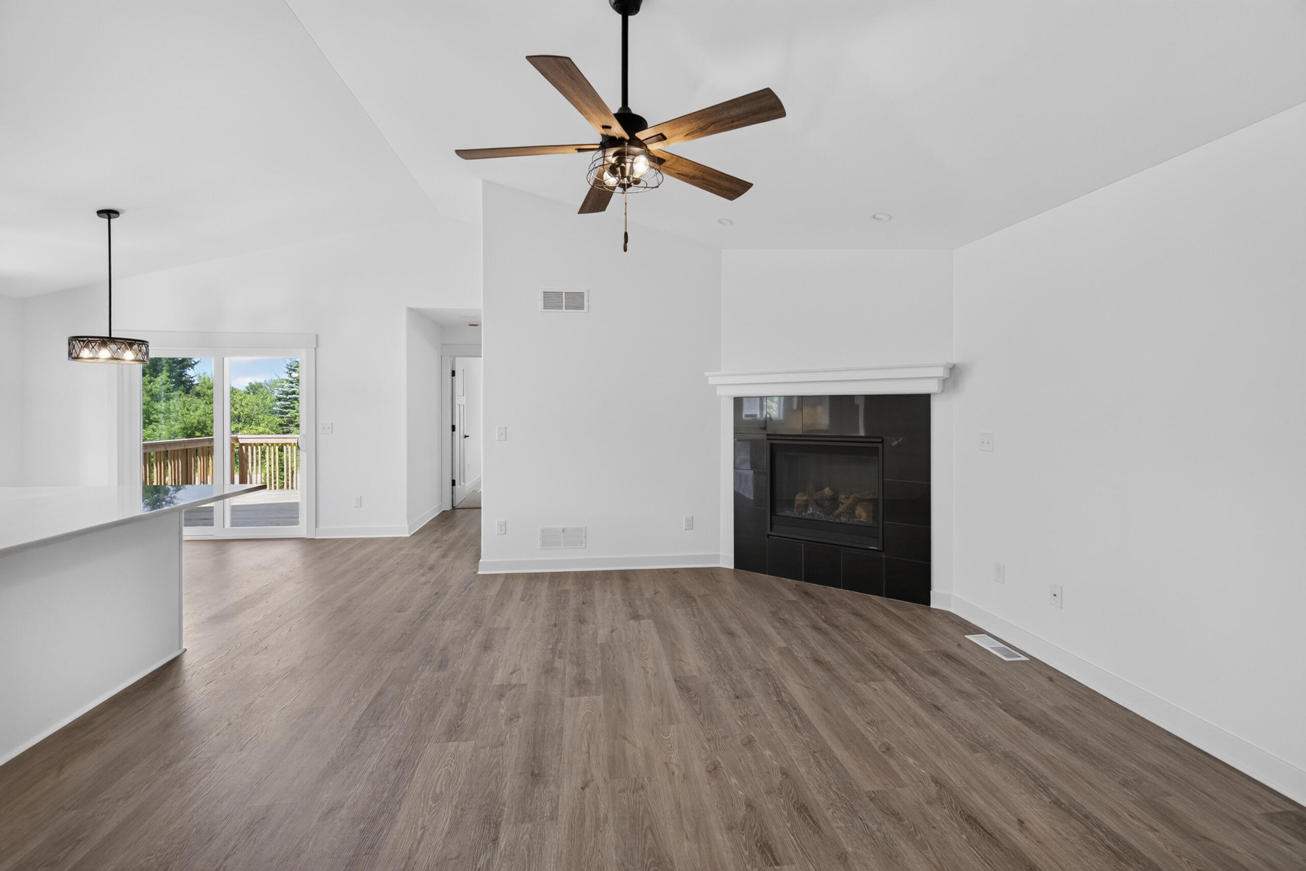 W206N16182 Stonebrook Drive Jackson, WI 53037 - Photo 6 of 18 DSC08216