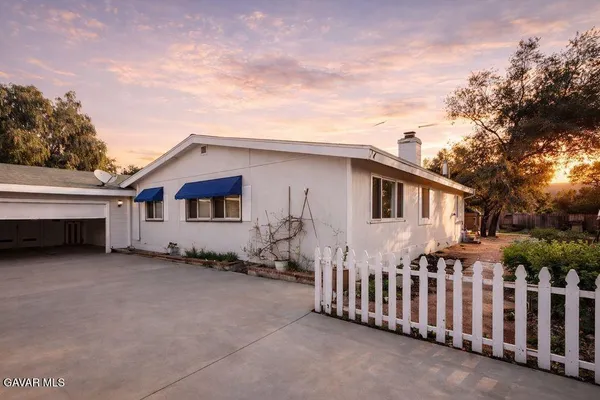 $599,000 | 8851 Hierba Road, Agua Dulce, CA 91390