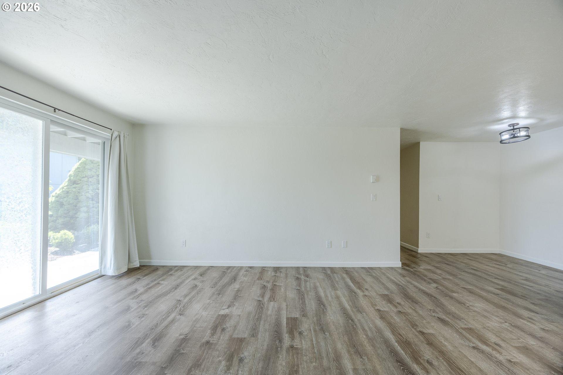 650 Harlow Road, Unit 152 Springfield, OR 97477 - Photo 5 of 44 Gallery Image 5