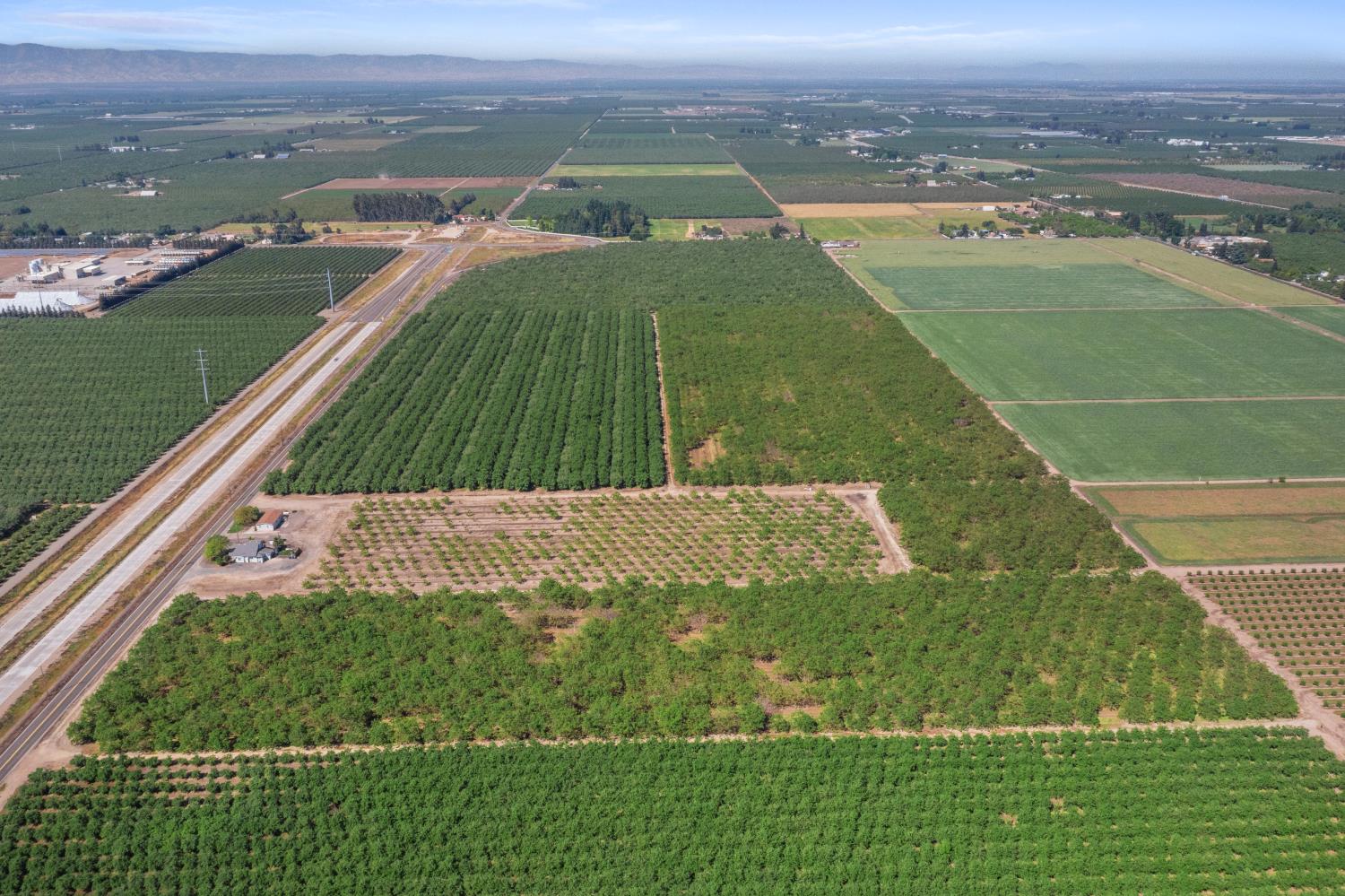 3443 Kansas Avenue Modesto, CA 95358 - Photo 37 of 45 a view of a tennis court