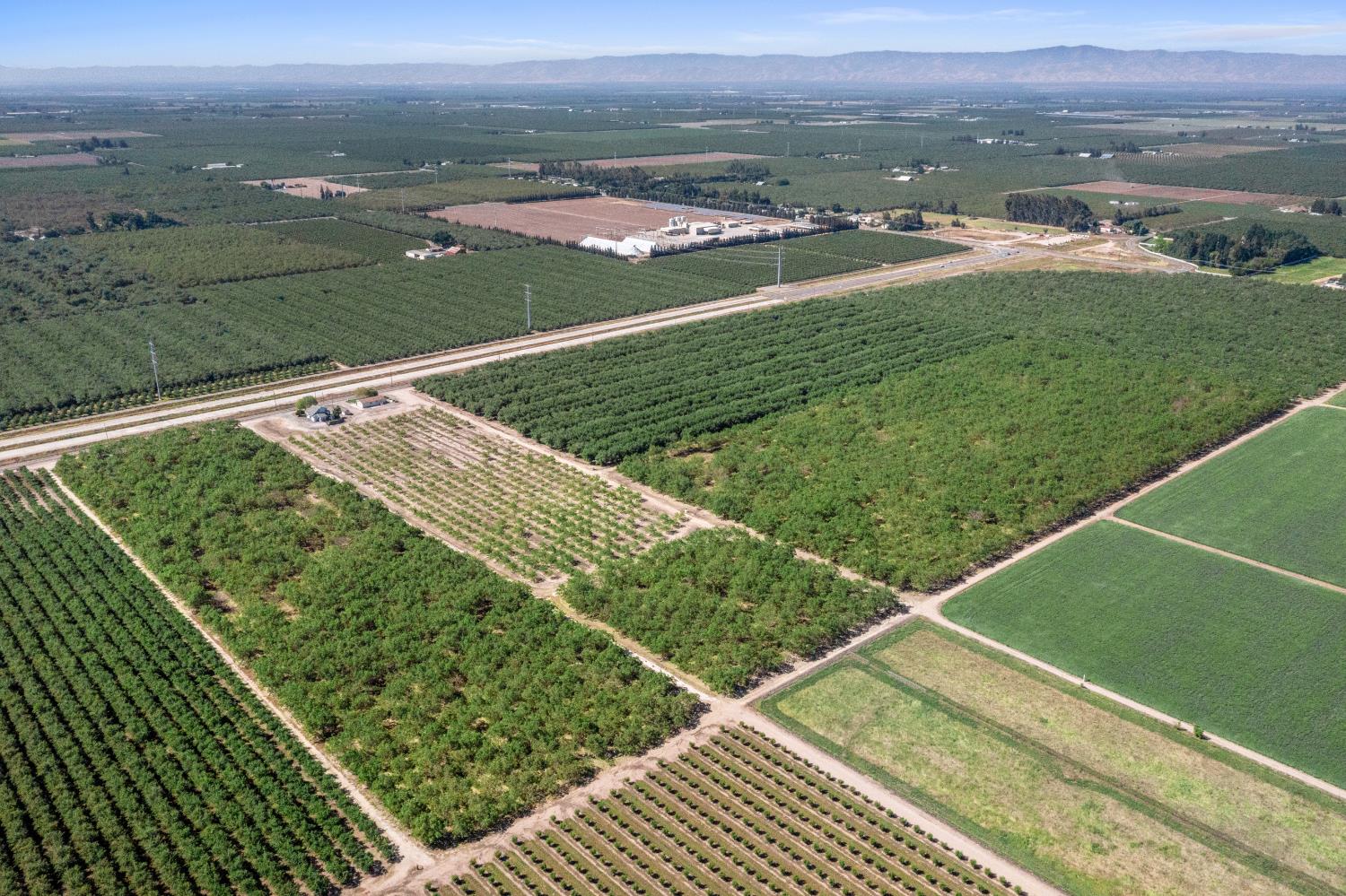 3443 Kansas Avenue Modesto, CA 95358 - Photo 39 of 45 a view of a balcony with an outdoor space