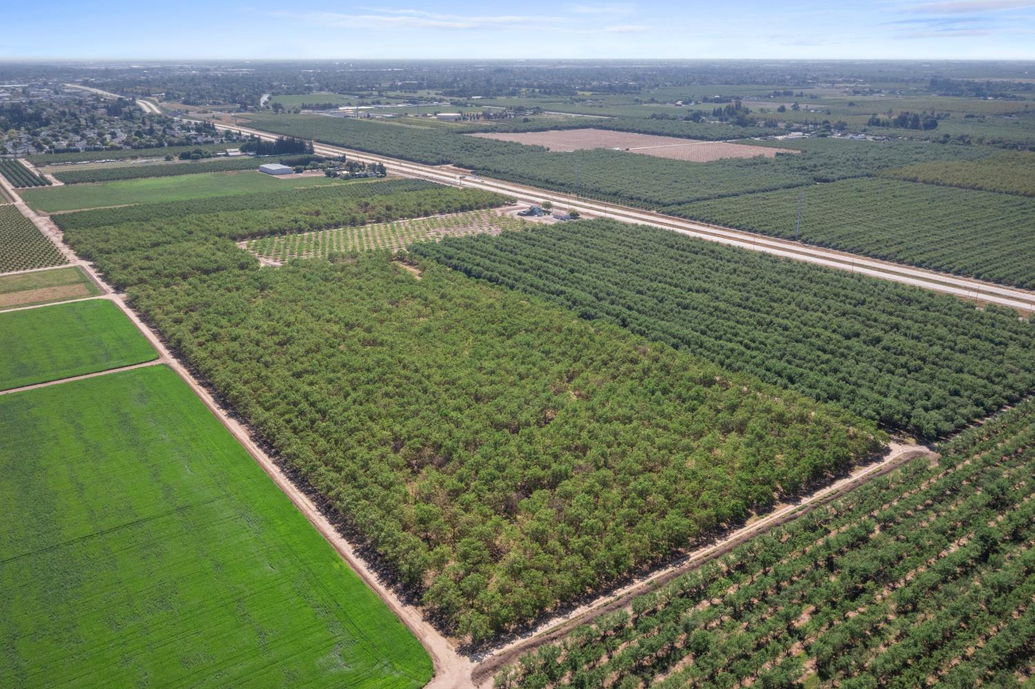 3443 Kansas Avenue Modesto, CA 95358 - Photo 41 of 45 a view of a lake with a big yard