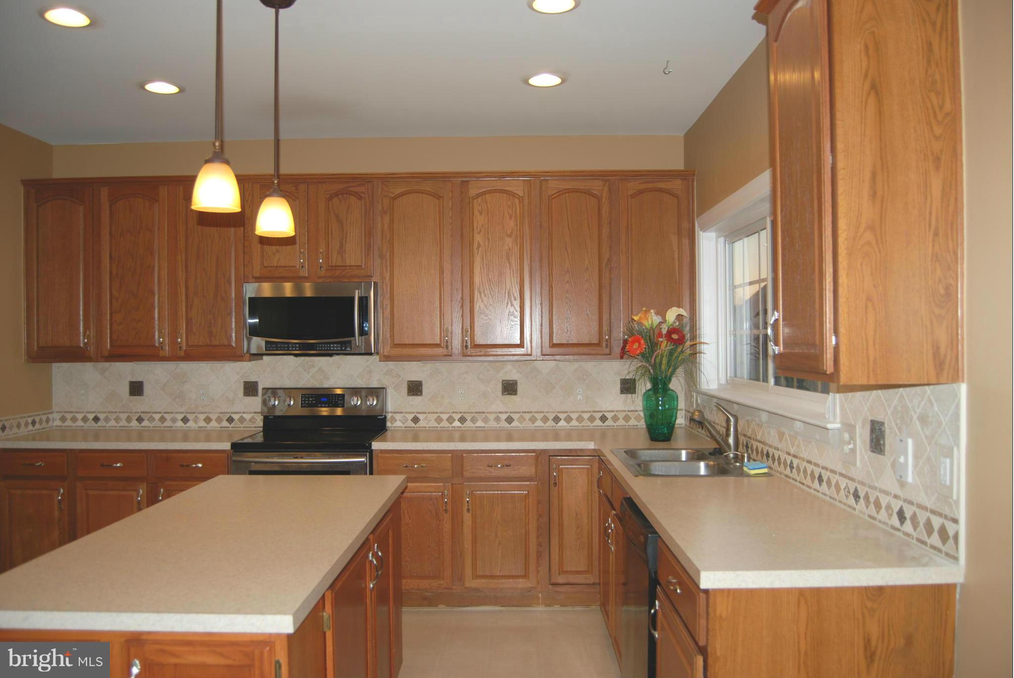 4172 Agency Loop Triangle, VA 22172 - Photo 14 of 30 Kitchen