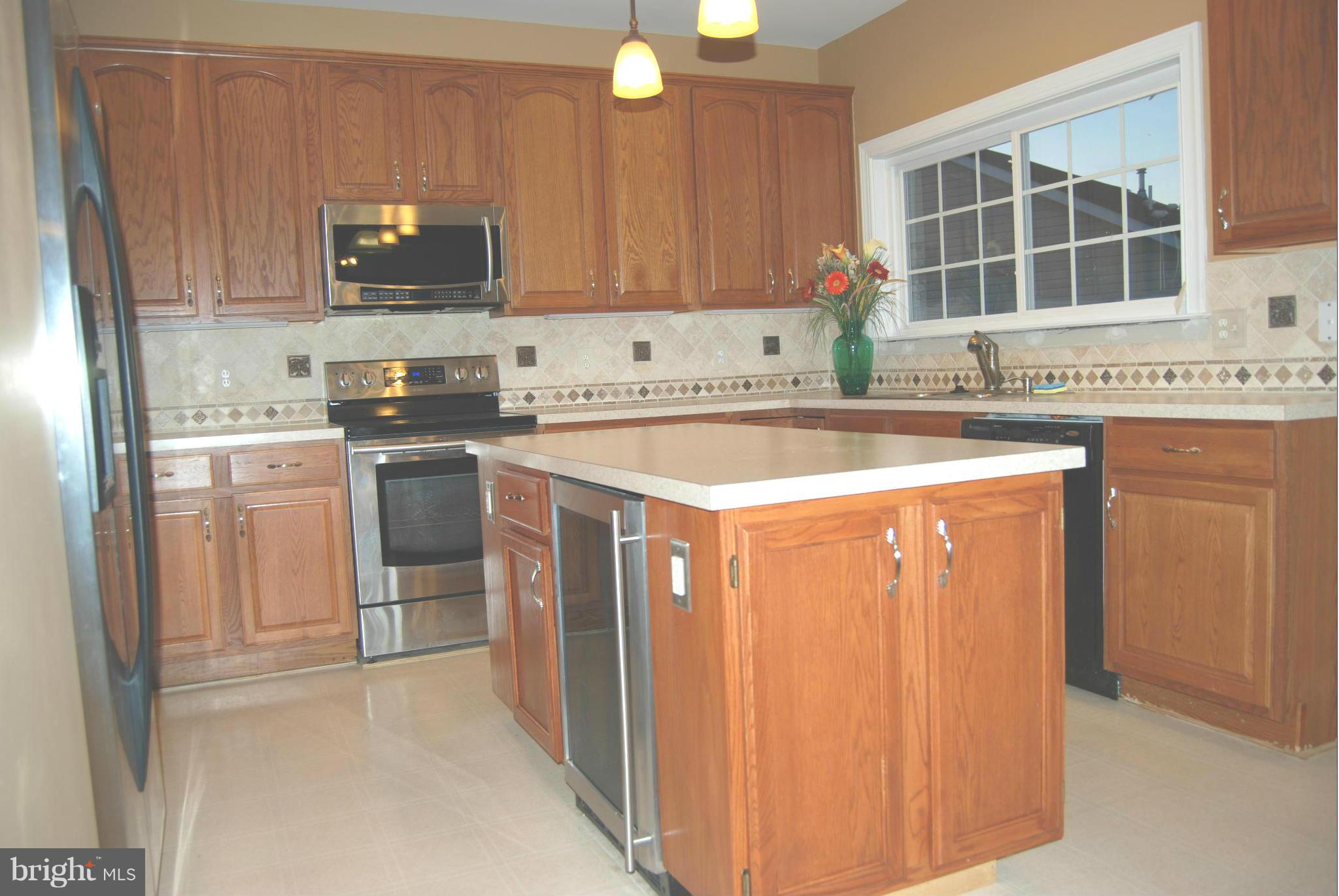 4172 Agency Loop Triangle, VA 22172 - Photo 15 of 30 Kitchen