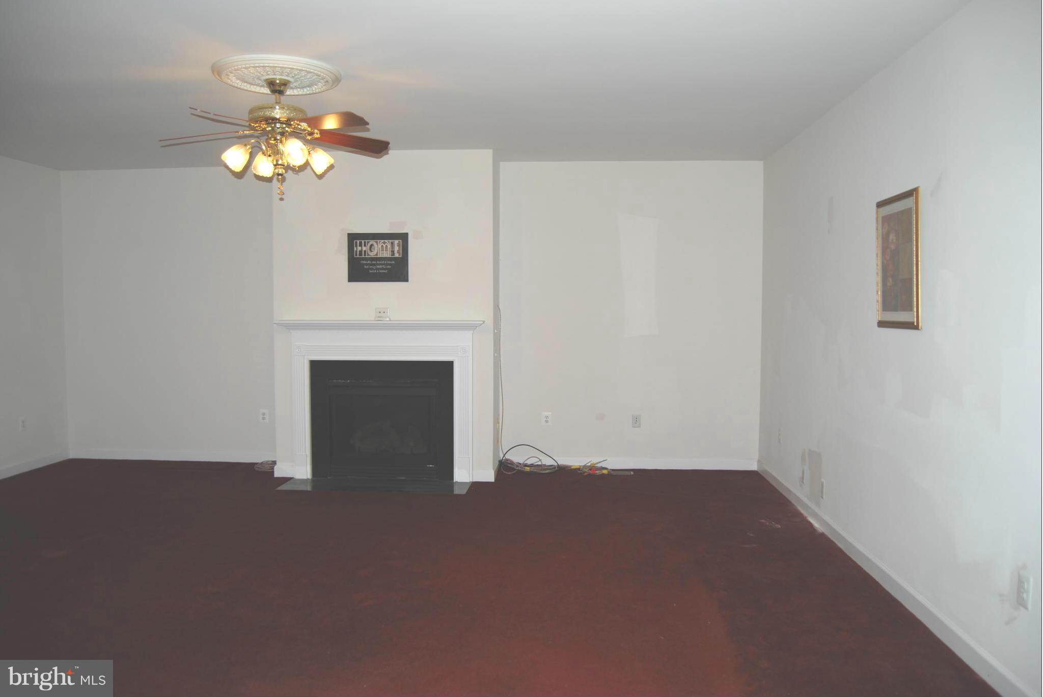 4172 Agency Loop Triangle, VA 22172 - Photo 20 of 30 Family Room