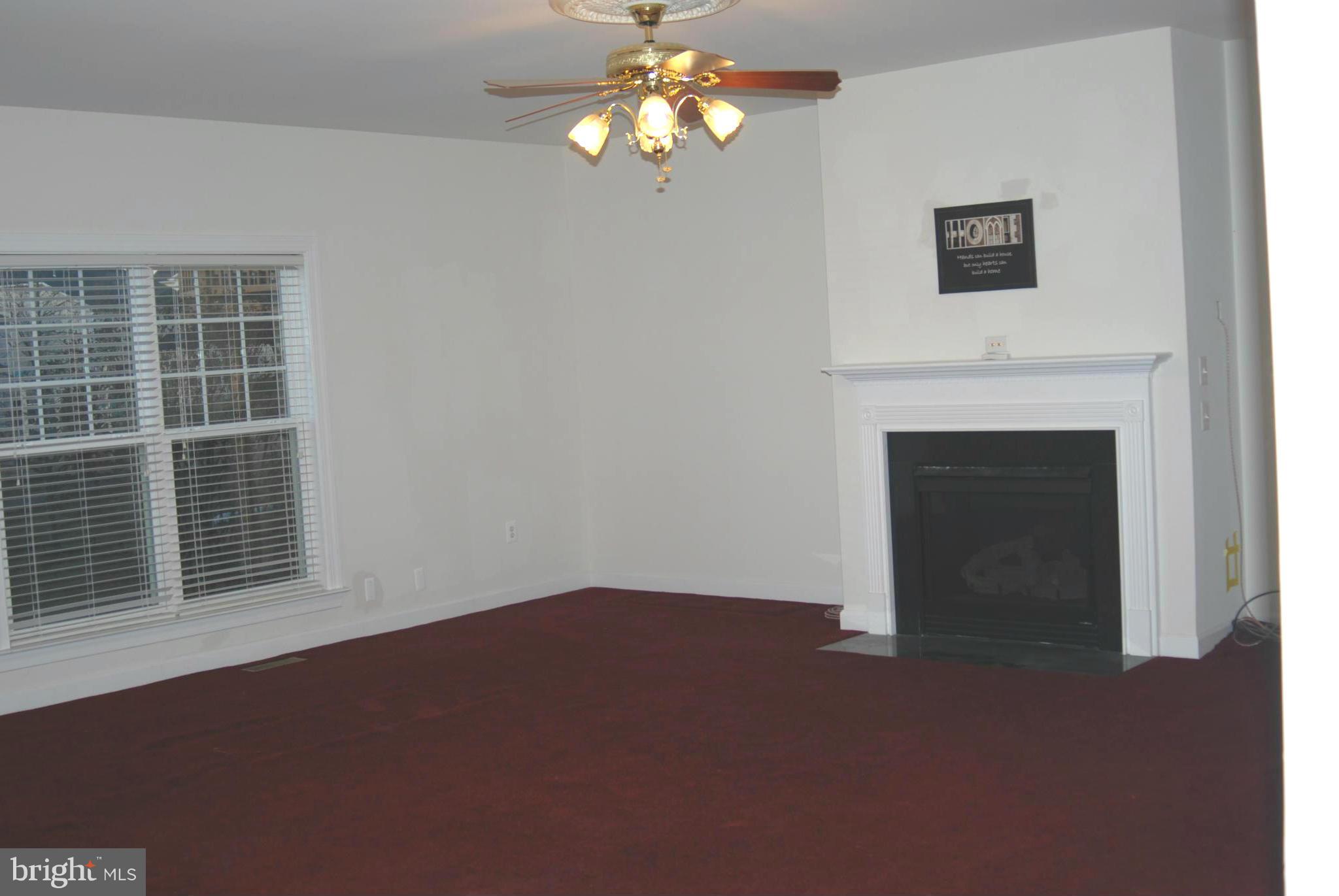 4172 Agency Loop Triangle, VA 22172 - Photo 10 of 30 Family Room