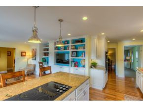 2221 Pendragon Road Kingsport, TN 37660 - Photo 7 of 24 KitchenFamily Room