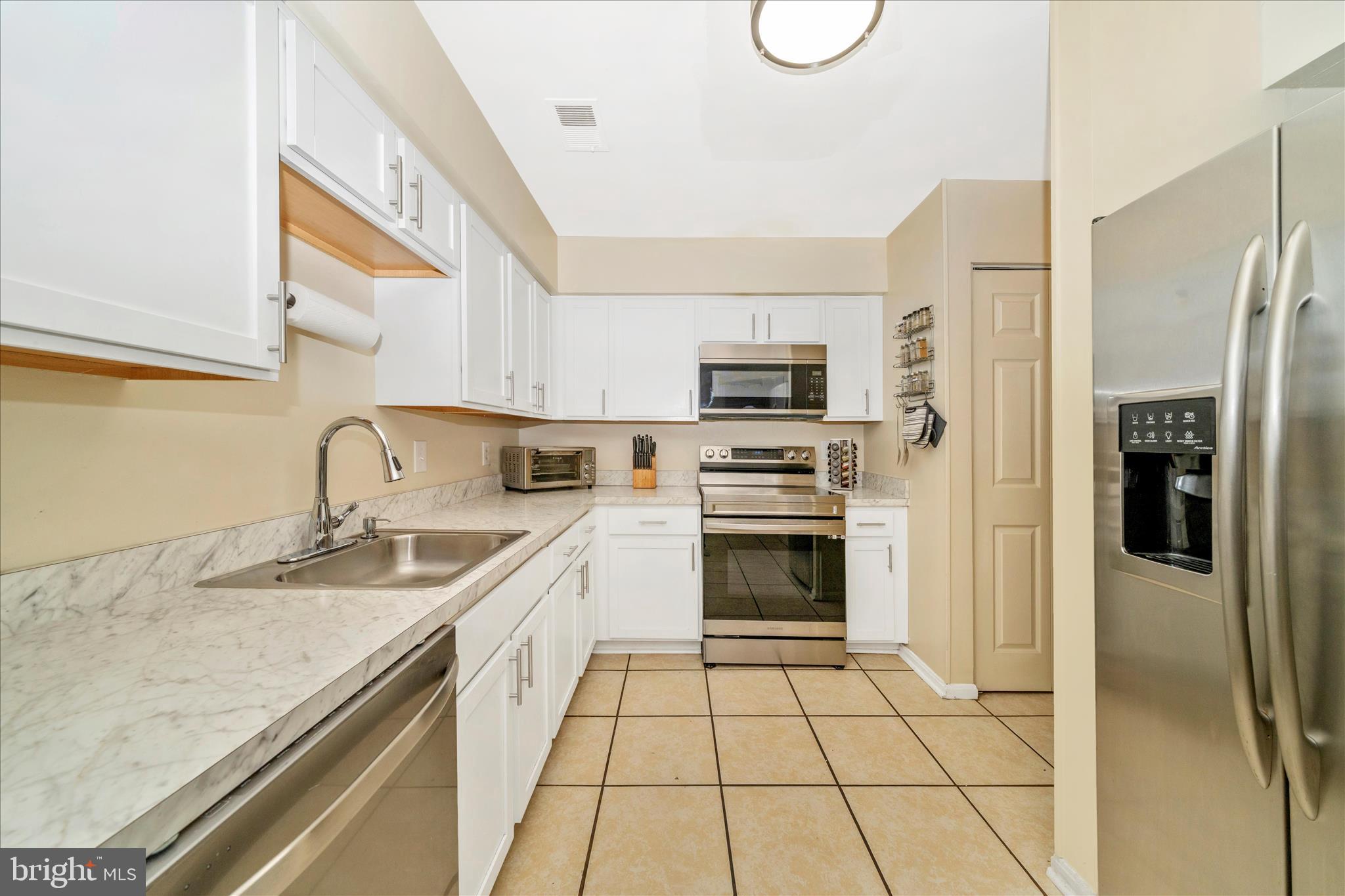 9432 Nicklaus Lane, Unit 52 Laurel, MD 20708 - Photo 17 of 53 Kitchen