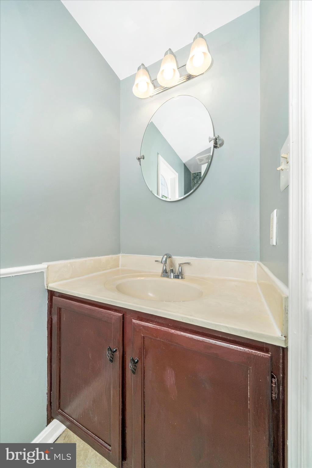 9432 Nicklaus Lane, Unit 52 Laurel, MD 20708 - Photo 21 of 53 Powder Room