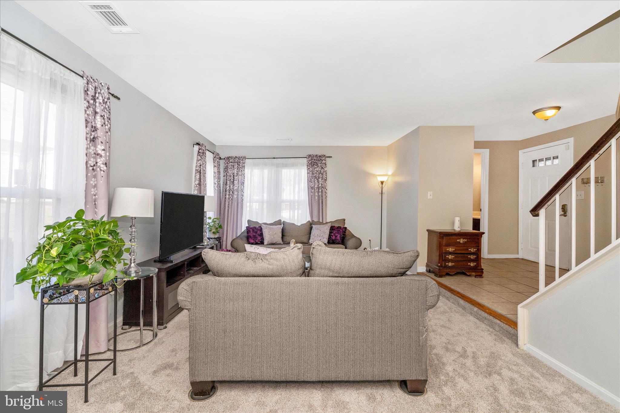9432 Nicklaus Lane, Unit 52 Laurel, MD 20708 - Photo 8 of 53 Living Room