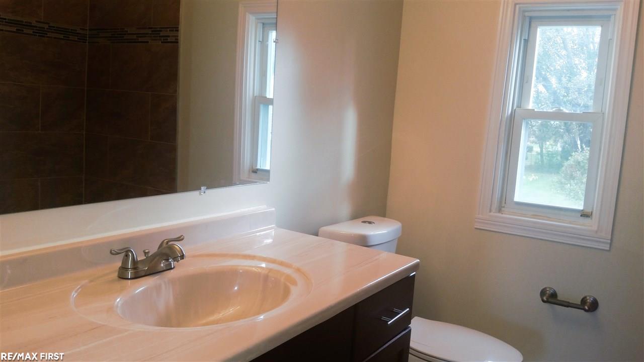 600 East Auburn Road Rochester Hills, MI 48307 - Photo 8 of 13