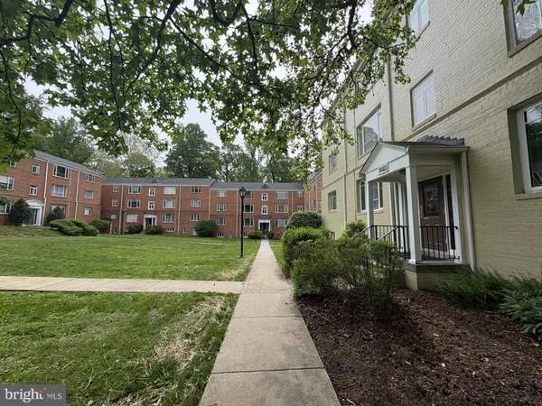 $273,000 | 10403 Montrose Avenue, Unit 201, Bethesda, MD 20814