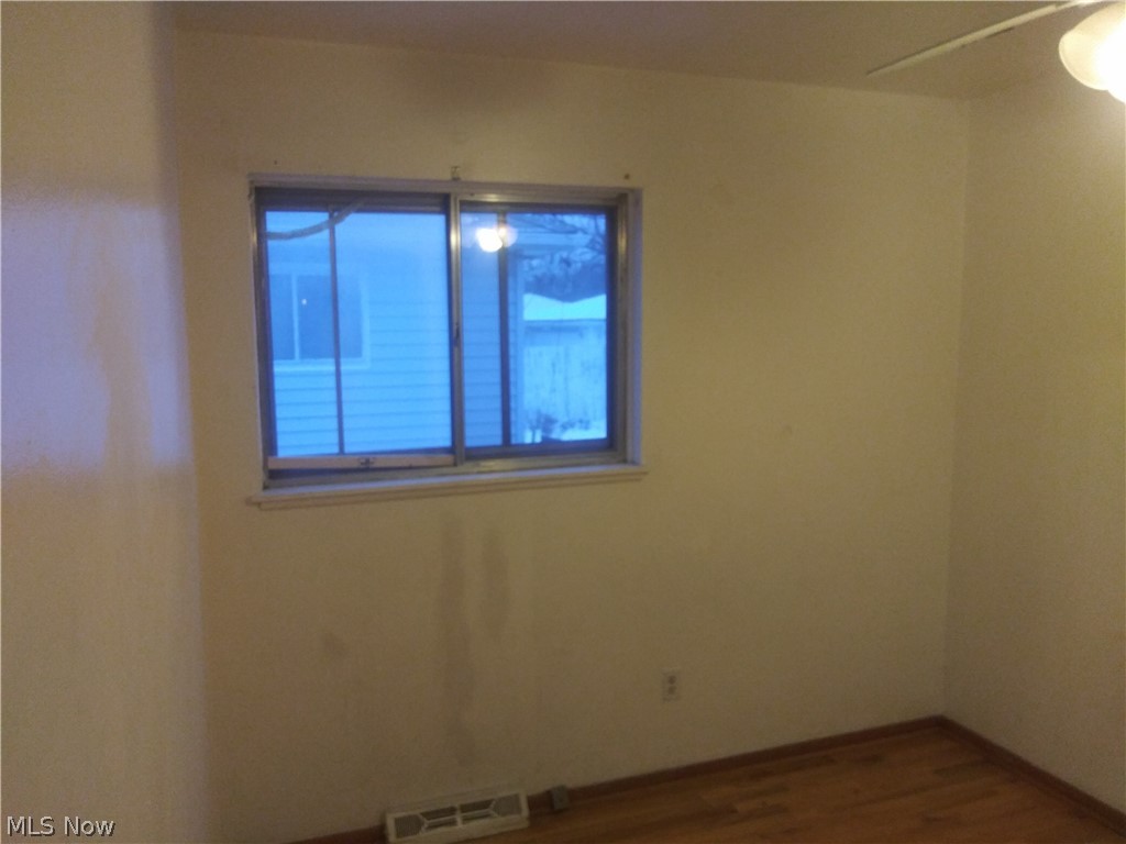 15902 Seville Road Cleveland, OH 44128 - Photo 18 of 24 Gallery Image 18