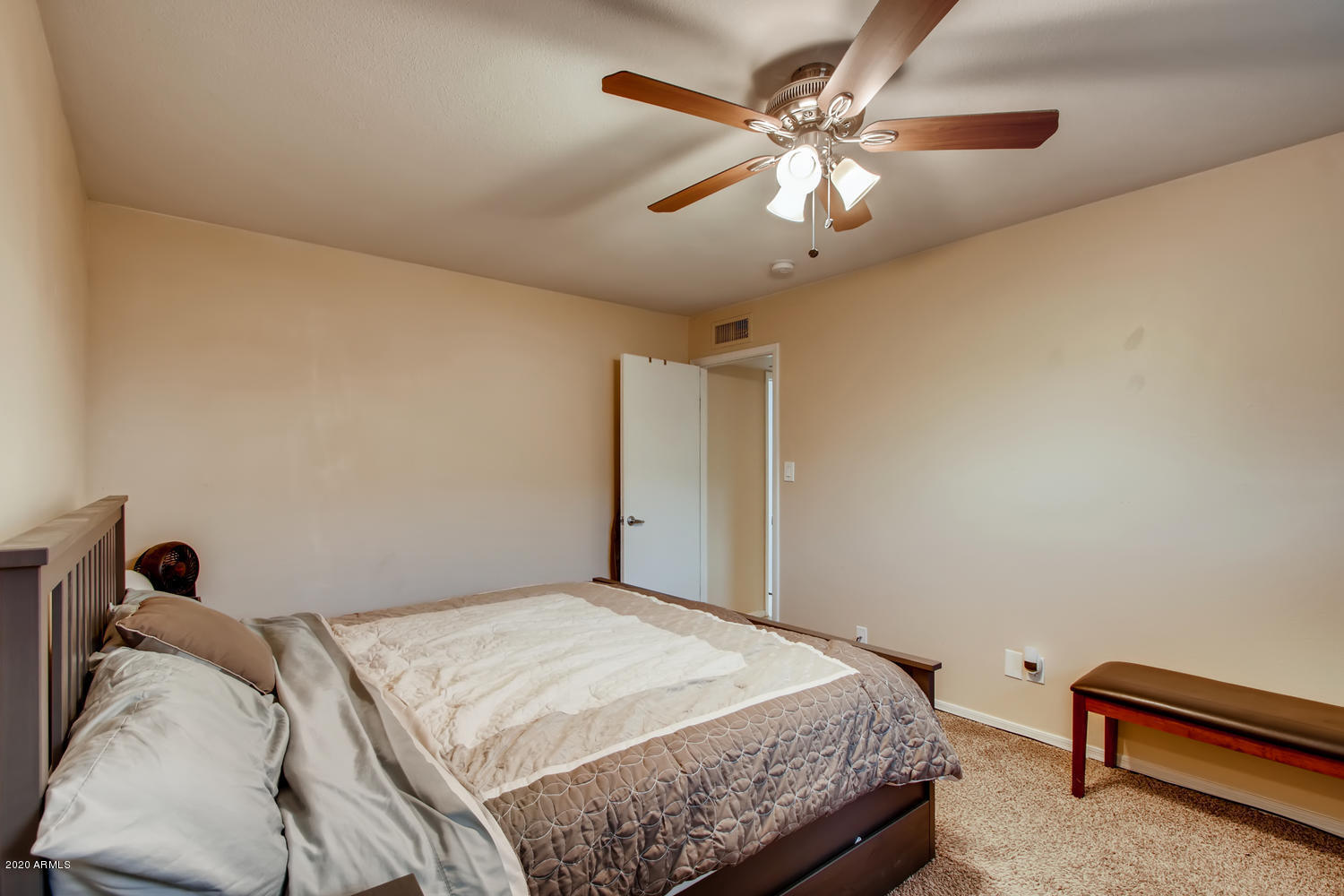 4612 East Vineyard Road Phoenix, AZ 85042 - Photo 16 of 27 4612 E VINEYARD RD Phoenix AZ-large-016-
