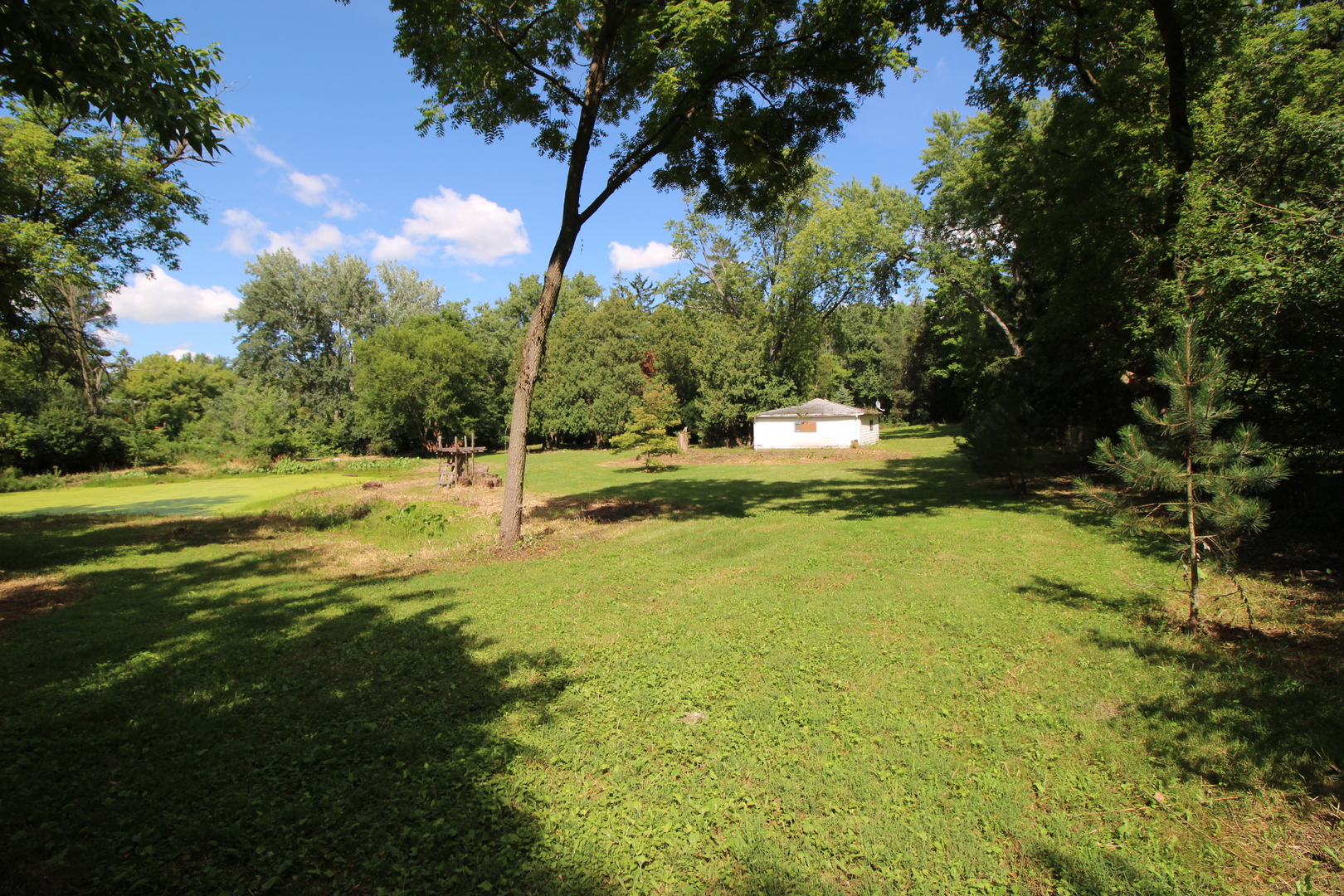 330 Poteet Avenue Palatine, IL 60067 - Photo 3 of 10 a view of a yard with swimming pool
