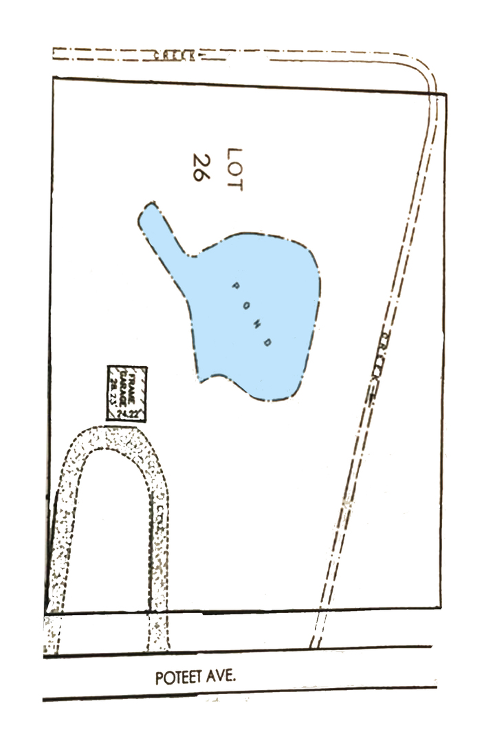 330 Poteet Avenue Palatine, IL 60067 - Photo 9 of 10 a picture of a bathroom with a sink and a mirror