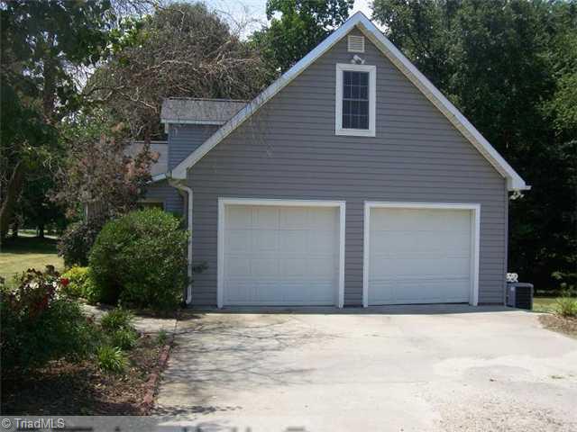 3209 Oak Ridge Road Summerfield, NC 27358 - Photo 3 of 10 Exterior Front.