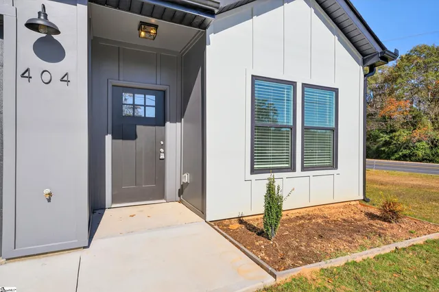 $1,700 | 404 Fairfield Road, Chesnee, SC 29323