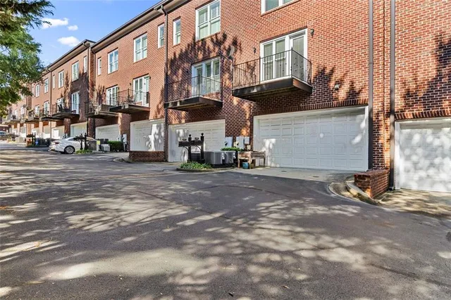 $575,000 | 5139 Peachtree Road, Chamblee, GA 30341