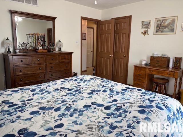 710 West Dean Street Virden, IL 62690 - Photo 11 of 62