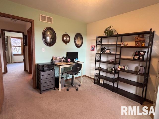 710 West Dean Street Virden, IL 62690 - Photo 17 of 62