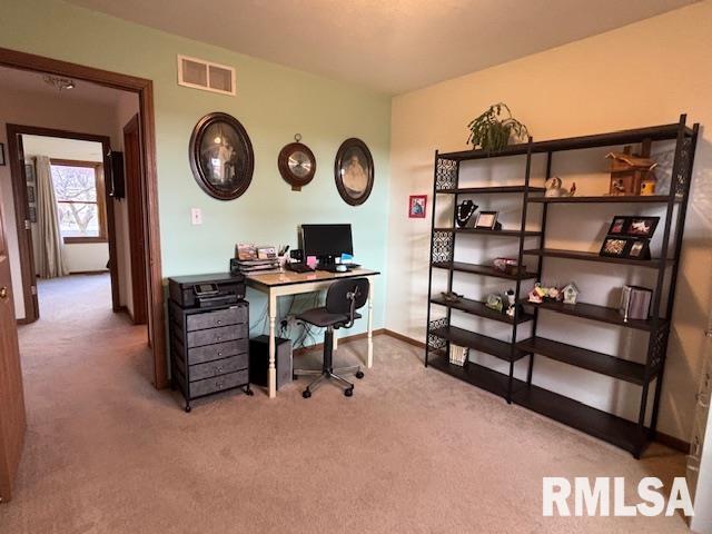 710 West Dean Street Virden, IL 62690 - Photo 18 of 62