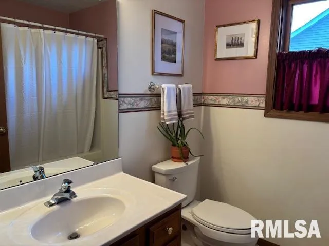 $224,900 | 710 West Dean Street, Virden, IL 62690