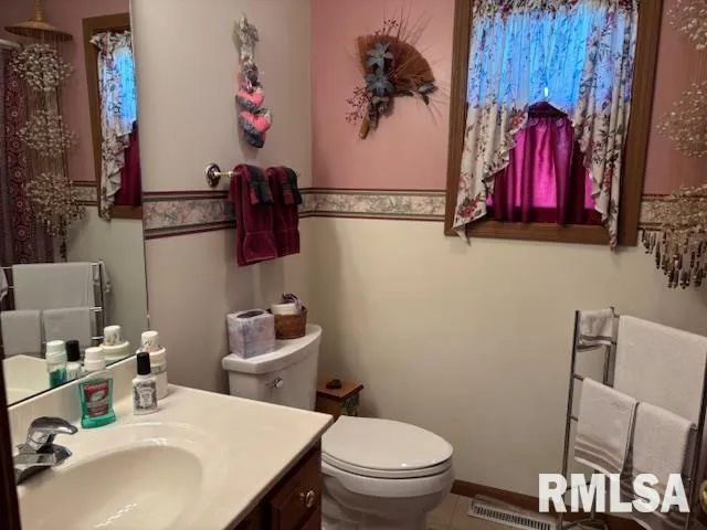 $224,900 | 710 West Dean Street, Virden, IL 62690