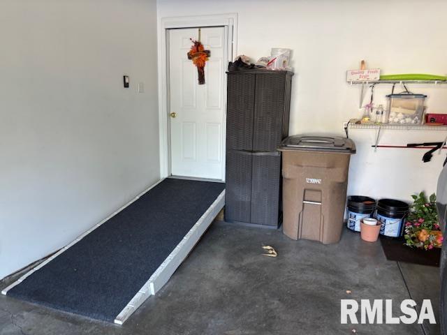 710 West Dean Street Virden, IL 62690 - Photo 41 of 62